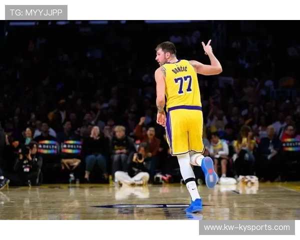 在对阵湖人的战役中，蒂伊状态火热，连续多次三分球命中帮助球队反超！